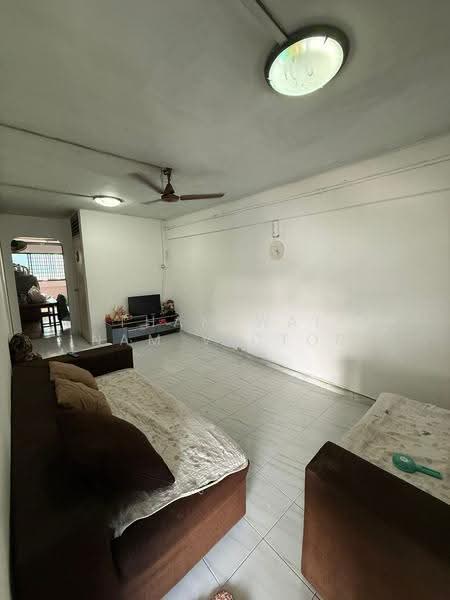 202 Yishun Street 21, 202 Yishun Street 21, Sembawang / Yishun, 2 Bedrooms, 721 sqft, HDB Flat For Sale, by Tham Wai Nam Victor, 500267083 - Living Room - PropertyGuru.com.sg