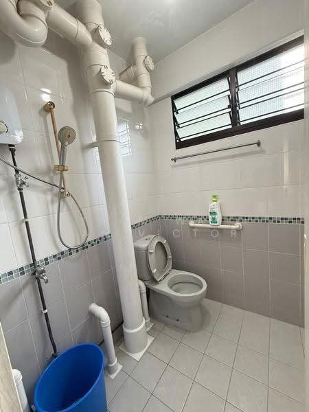 202 Yishun Street 21, 202 Yishun Street 21, Sembawang / Yishun, 2 Bedrooms, 721 sqft, HDB Flat For Sale, by Tham Wai Nam Victor, 500267083 - Bathroom - PropertyGuru.com.sg