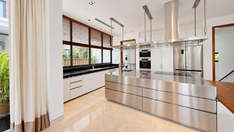 Sentosa / Ocean Drive, Ocean Drive, Harbourfront / Telok Blangah, 5 Bedrooms, 7,413 sqft, Bungalow House For Sale, by Maxim Loo, 500267102 - Kitchen - PropertyGuru.com.sg