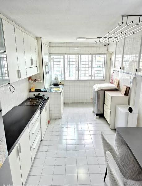 736 Yishun Street 72, 736 736, Sembawang / Yishun, 2 Bedrooms, 721 sqft, HDB Flat For Sale, by Gary Go, 500267108 - Kitchen - PropertyGuru.com.sg