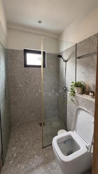 Geylang Shophouse, Eunos / Geylang / Paya Lebar, 3 Bedrooms, 1,112 sqft, Shophouse For Sale, by Lim Kai Xian, 500267110 - Bathroom 2 - PropertyGuru.com.sg