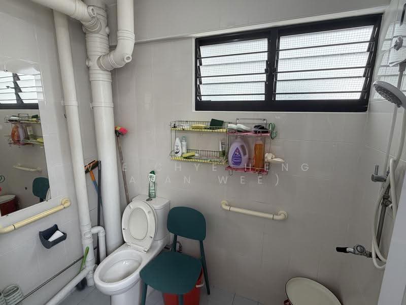 338 Bukit Batok Street 34, 338 Bukit Batok Street 34, Dairy Farm / Bukit Panjang / Choa Chu Kang, Room Rental, 150 sqft, HDB Flat For Rent, by Wee Chye Heng (Alan Wee), 500267112 - Bathroom - PropertyGuru.com.sg