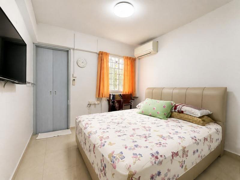 127 Bedok North Street 2, 127 Bedok North Street 2, Bedok / Upper East Coast, 2 Bedrooms, 721 sqft, HDB Flat For Sale, by Malik Sani, 500267114 - Bedroom - PropertyGuru.com.sg