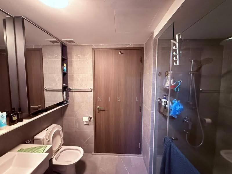 Riverfront Residences, 57 Hougang Avenue 7, Hougang / Punggol / Sengkang, 1 Bedroom, 517 sqft, Condominium For Sale, by Dennis Lim, 500267137 - Bathroom - PropertyGuru.com.sg