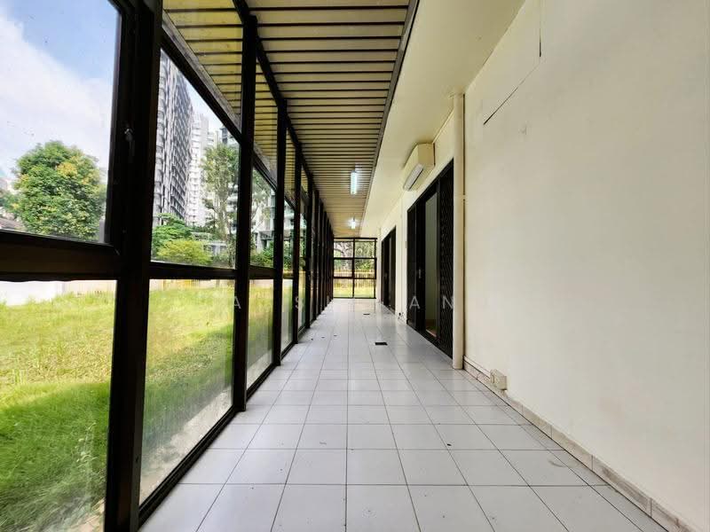Anguilia Park, Grange Road, Jalan Arnap, Jalan Tupai, Jalan Kelawar, Orchard Road, Orchard Boulevard, Anguilia Park, Grange Road, Jalan Arnap, Jalan Tupai, Jalan Kelawar, Orchard Road, Orchard Boulevard, Paterson Hill, Orchard / River Valley, 7 Bedrooms, 7,000 sqft, Detached House For Rent, by Cassie Ang, 500267154 - Corridor with Outdoor View - PropertyGuru.com.sg