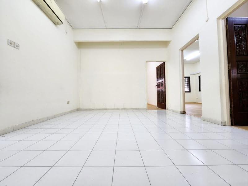 Anguilia Park, Grange Road, Jalan Arnap, Jalan Tupai, Jalan Kelawar, Orchard Road, Orchard Boulevard, Anguilia Park, Grange Road, Jalan Arnap, Jalan Tupai, Jalan Kelawar, Orchard Road, Orchard Boulevard, Paterson Hill, Orchard / River Valley, 7 Bedrooms, 7,000 sqft, Detached House For Rent, by Cassie Ang, 500267154 - Family Hallway - PropertyGuru.com.sg