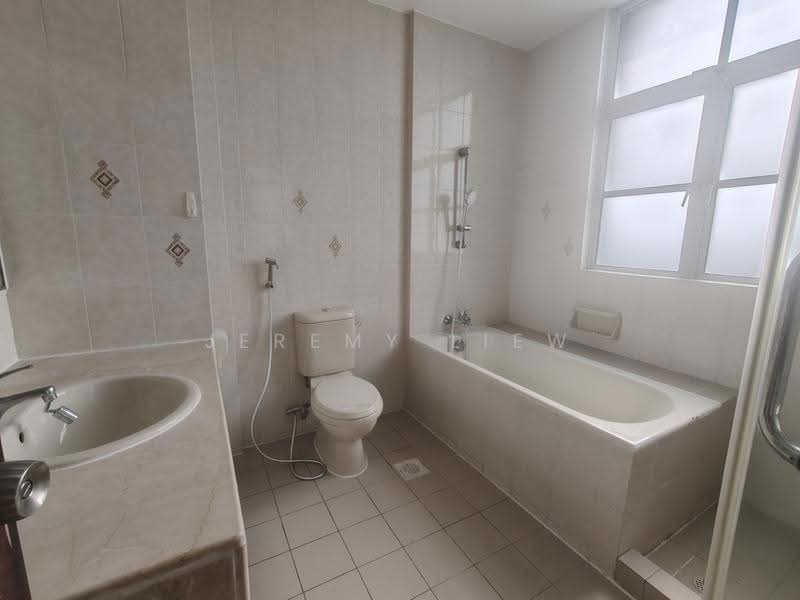 La Suisse I, 58 Swiss View, Newton / Novena, 3 Bedrooms, 2,110 sqft, Condominium For Rent, by Jeremy Liew, 500267156 - Bathroom - PropertyGuru.com.sg