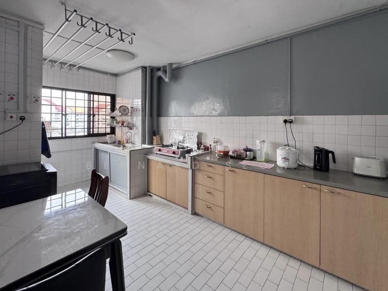 314 Jurong East Street 32, 314 Jurong East Street 32, Boon Lay / Jurong / Tuas, Room Rental, 100 sqft, HDB Flat For Rent, by Bernard Seow, 500267157 - Kitchen - PropertyGuru.com.sg