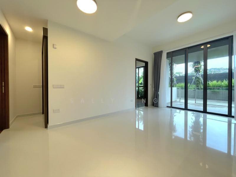 Parksuites, 18 Holland Grove Road, Tanglin / Holland / Bukit Timah, 2 Bedrooms, 872 sqft, Condominium For Sale, by Sally Ong, 500267158 - PropertyGuru.com.sg
