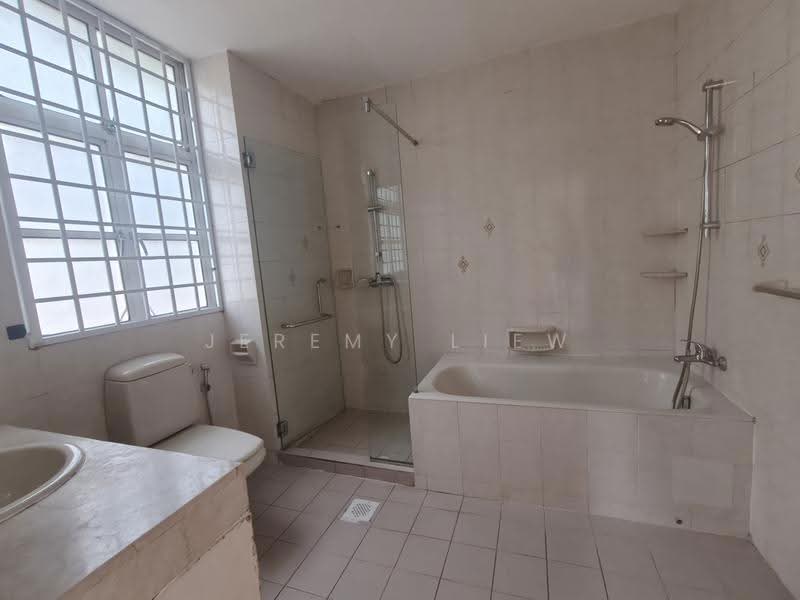 La Suisse II, 1 Swiss View, Newton / Novena, 3 Bedrooms, 2,465 sqft, Condominium For Rent, by Jeremy Liew, 500267161 - Bathroom - PropertyGuru.com.sg
