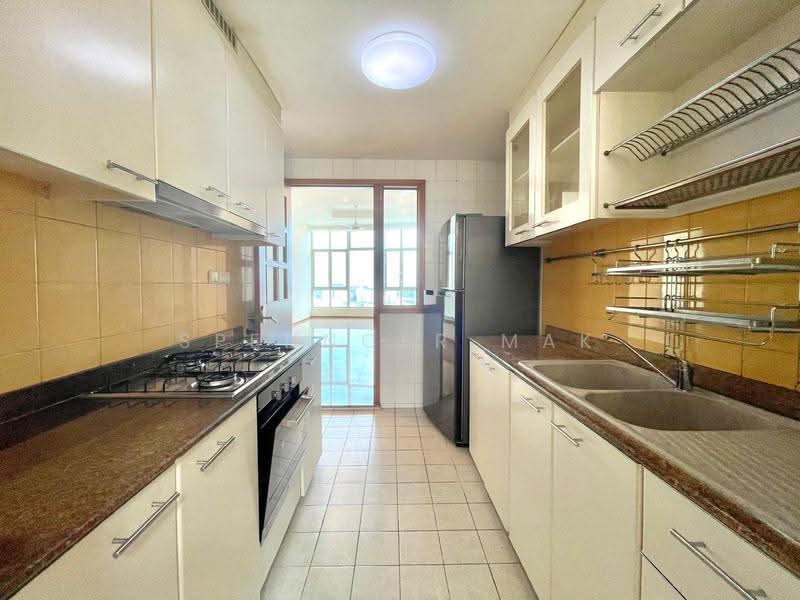 Queens, 10 Stirling Road, Alexandra / Commonwealth, 4 Bedrooms, 2,390 sqft, Condominium For Sale, by Spenncer Mak, 500267169 - Kitchen - PropertyGuru.com.sg