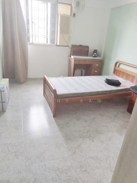 813 Tampines Street 81, 813 Tampines Street 81, Pasir Ris / Tampines, Room Rental, 100 sqft, HDB Flat For Rent, by Kenny Kan, 500267170 - Bedroom - PropertyGuru.com.sg