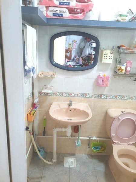 200A Sengkang East Road, 200A Sengkang East Road, Hougang / Punggol / Sengkang, Room Rental, 100 sqft, HDB Flat For Rent, by Kenny Kan, 500267175 - Bathroom - PropertyGuru.com.sg