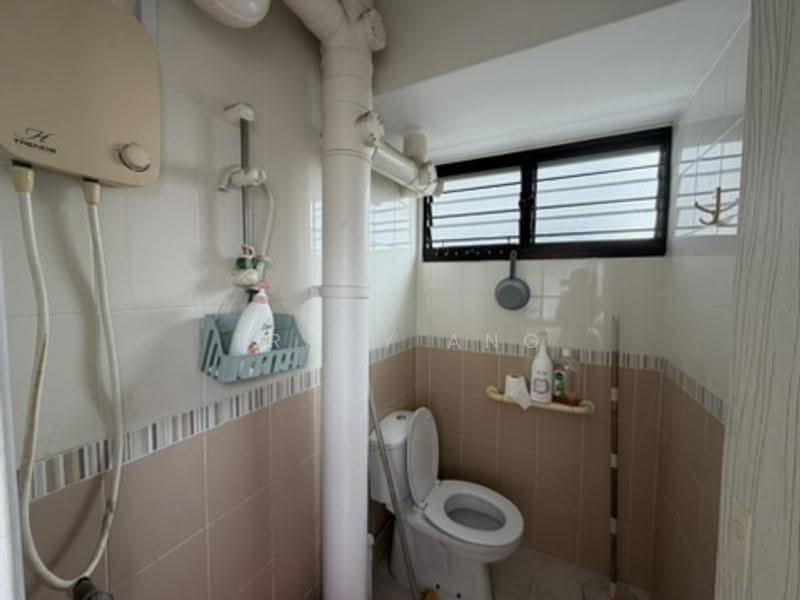 604 Ang Mo Kio Avenue 5, 604 Ang Mo Kio Avenue 5, Ang Mo Kio / Bishan / Thomson, 2 Bedrooms, 721 sqft, HDB Flat For Sale, by Tracy Ang, 500267179 - Bathroom - PropertyGuru.com.sg