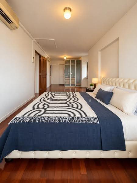 18 Cantonment Close, 18 Cantonment Close, Chinatown / Tanjong Pagar, 2 Bedrooms, 1,184 sqft, HDB Flat For Rent, by Derek Tay, 500267199 - Master Bedroom with walk in wardrobe - PropertyGuru.com.sg