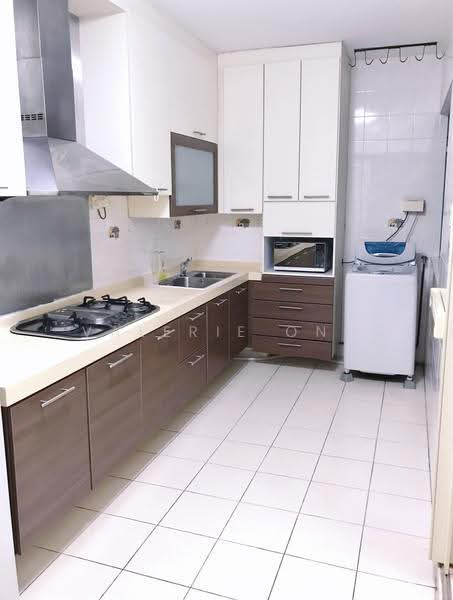 15 Farrer Park Road, 15 Farrer Park Road, Farrer Park / Serangoon Rd, 3 Bedrooms, 808 sqft, HDB Flat For Sale, by Valerie Ong, 500267206 - Kitchen - PropertyGuru.com.sg