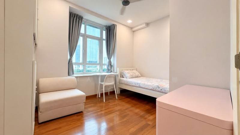 Rare 4 Bedders Duplex Freehold near Marine Parade / Marine Terrace MRT, East Coast / Marine Parade, 4 Bedrooms, 1,948 sqft, Condominium For Sale, by Aina Lie 李艾娜, 500267211 - Bedroom - PropertyGuru.com.sg