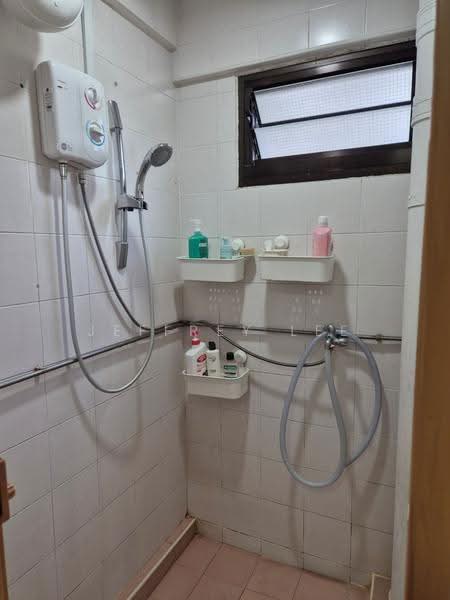 170 Stirling Road, 170 Stirling Road, Alexandra / Commonwealth, Room Rental, 150 sqft, HDB Flat For Rent, by Jeffrey Lee, 500267214 - Bathroom - PropertyGuru.com.sg