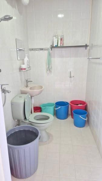 726 Tampines Street 71, 726 Tampines Street 71, Pasir Ris / Tampines, Room Rental, 100 sqft, HDB Flat For Rent, by Kenny Kan, 500267217 - Bathroom - PropertyGuru.com.sg