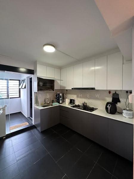 837 Hougang Central, 837 Hougang Central, Hougang / Punggol / Sengkang, 3 Bedrooms, 1,066 sqft, HDB Flat For Sale, by Jason Hew (丘汶弗), 500267229 - Kitchen - PropertyGuru.com.sg