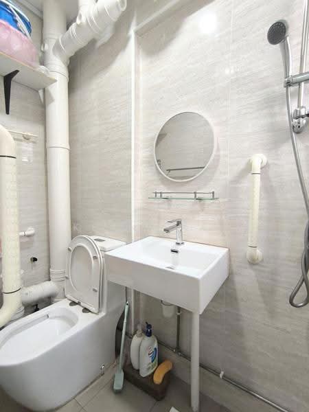 542 Hougang Avenue 8, 542 Hougang Avenue 8, Hougang / Punggol / Sengkang, Room Rental, 100 sqft, HDB Flat For Rent, by Kenny Kan, 500267234 - Bathroom - PropertyGuru.com.sg