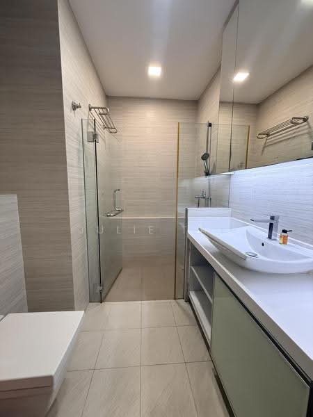 Country Park Condo - RARE FREEHOLD next to MRT & Bedok Food Centre, Bedok Road | Eastwood Road, Bedok / Upper East Coast, 3 Bedrooms, 1,356 sqft, Condominium For Rent, by Julie Tay, 500267243 - Bathroom - PropertyGuru.com.sg