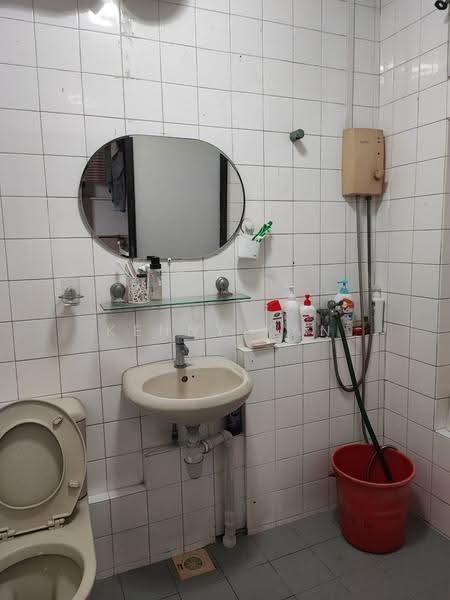 160 Yung Ping Road, 160 Yung Ping Road, Boon Lay / Jurong / Tuas, Room Rental, 100 sqft, HDB Flat For Rent, by Kenny Kan, 500267249 - Bathroom - PropertyGuru.com.sg