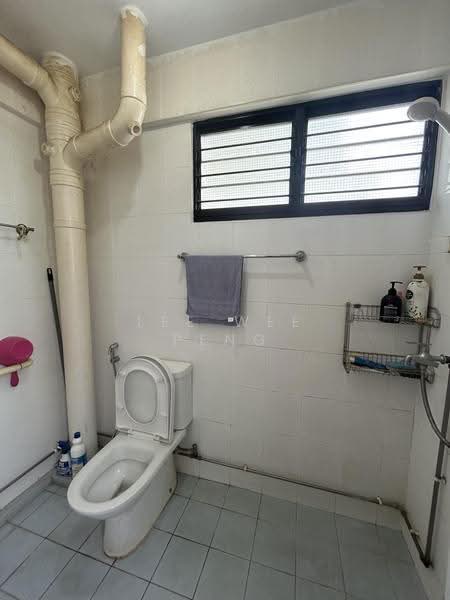 332 Serangoon Avenue 3, 332 Serangoon Avenue 3, Hougang / Punggol / Sengkang, Room Rental, 180 sqft, HDB Flat For Rent, by Lee Wee Peng, 500267288 - Bathroom - PropertyGuru.com.sg