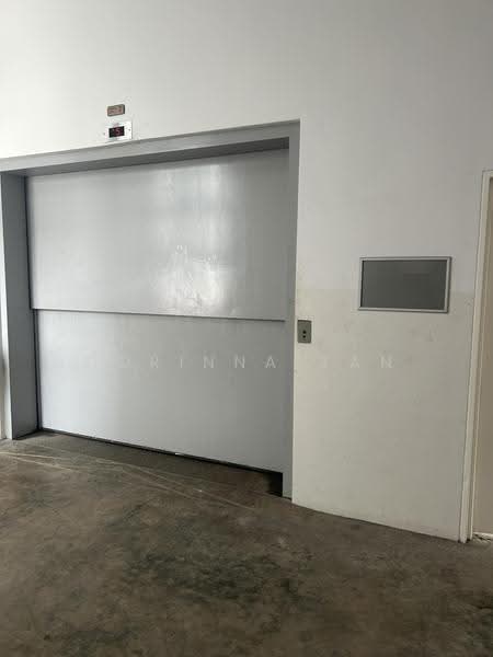 Citilink Warehouse Complex, 102E Pasir Panjang Road, Buona Vista / West Coast / Clementi New Town, 1,410 sqft, Light Industrial (B1) For Rent, by Corinna Tan, 500267316 - Corridor - CommercialGuru.com.sg