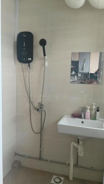919 Jurong West Street 91, 919 Jurong West Street 91, Boon Lay / Jurong / Tuas, Room Rental, 120 sqft, HDB Flat For Rent, by Zheng Ronghua 郑荣华, 500267317 - Bathroom - PropertyGuru.com.sg