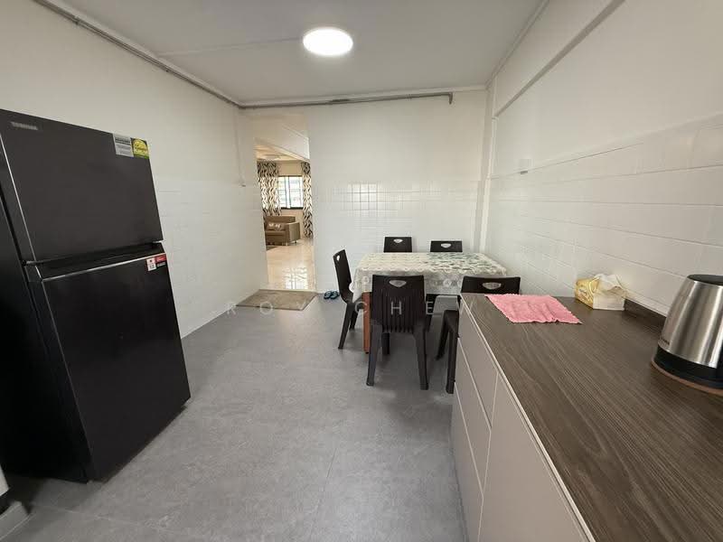 32 Teban Gardens Road, 32 Teban Gardens Road, Boon Lay / Jurong / Tuas, Room Rental, 100 sqft, HDB Flat For Rent, by Roy Chew, 500267324 - Kitchen - PropertyGuru.com.sg