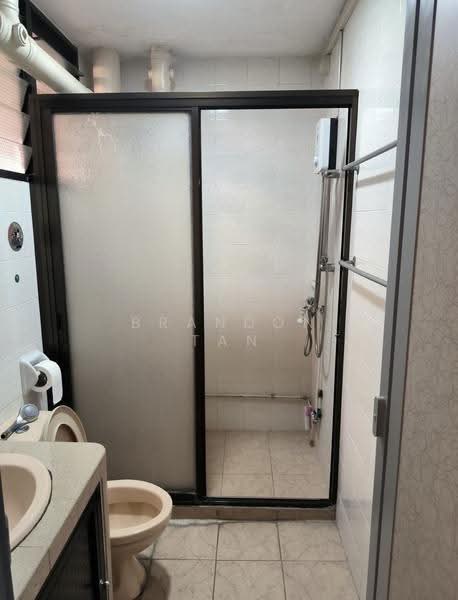 268 Toh Guan Road, 268 Toh Guan Road, Boon Lay / Jurong / Tuas, Room Rental, 150 sqft, HDB Flat For Rent, by Brandon Tan, 500267328 - Bathroom - PropertyGuru.com.sg