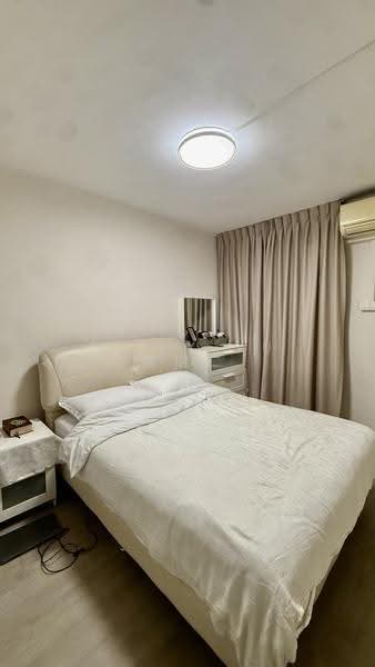 241 Bukit Batok East Avenue 5, 241 Bukit Batok East Avenue 5, Dairy Farm / Bukit Panjang / Choa Chu Kang, 2 Bedrooms, 721 sqft, HDB Flat For Sale, by Billy Yu 虞信仁, 500267329 - Bedroom - PropertyGuru.com.sg