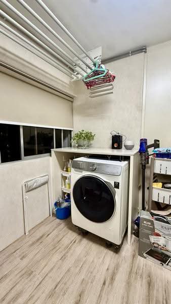 241 Bukit Batok East Avenue 5, 241 Bukit Batok East Avenue 5, Dairy Farm / Bukit Panjang / Choa Chu Kang, 2 Bedrooms, 721 sqft, HDB Flat For Sale, by Billy Yu 虞信仁, 500267329 - Balcony - PropertyGuru.com.sg