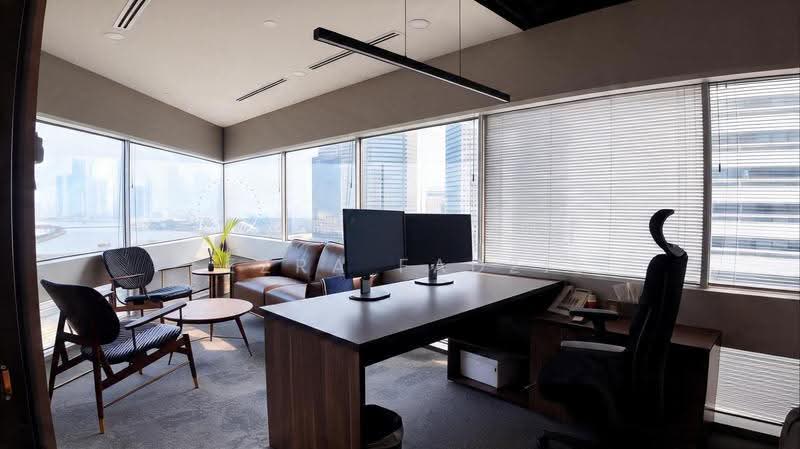 Gateway East, 152 Beach Road, Beach Road / Bugis / Rochor, 1,816 sqft, Office For Rent, by Fezra Fadzil, 500267336 - Glass Room 1 - CommercialGuru.com.sg