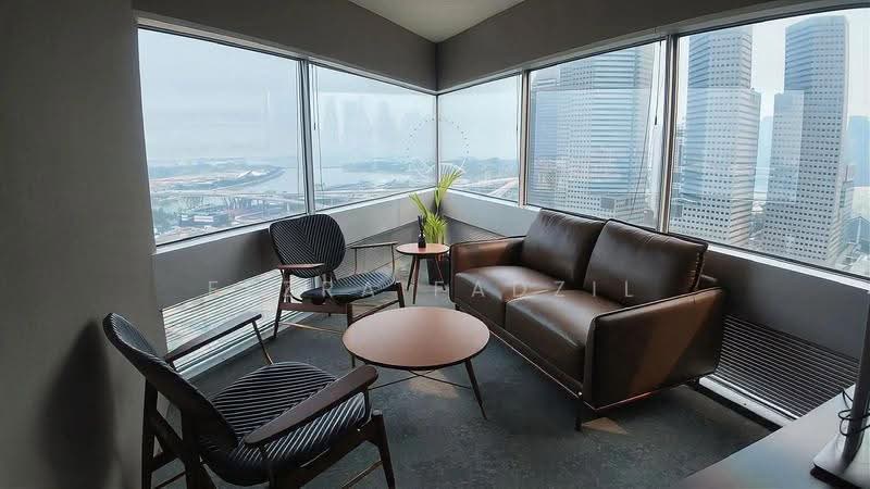 Gateway East, 152 Beach Road, Beach Road / Bugis / Rochor, 1,816 sqft, Office For Rent, by Fezra Fadzil, 500267336 - Glass Room 1 - CommercialGuru.com.sg