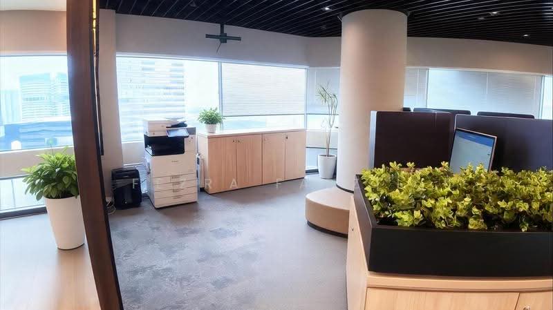 Gateway East, 152 Beach Road, Beach Road / Bugis / Rochor, 1,816 sqft, Office For Rent, by Fezra Fadzil, 500267336 - Open Workspace - CommercialGuru.com.sg