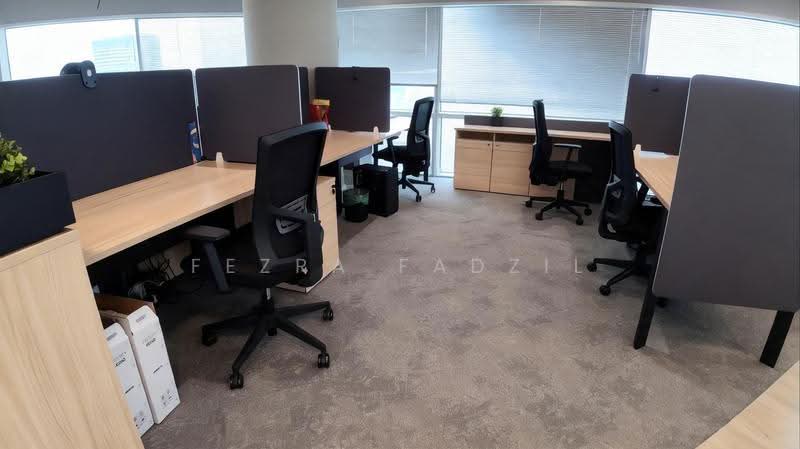 Gateway East, 152 Beach Road, Beach Road / Bugis / Rochor, 1,816 sqft, Office For Rent, by Fezra Fadzil, 500267336 - Open Workspace - CommercialGuru.com.sg