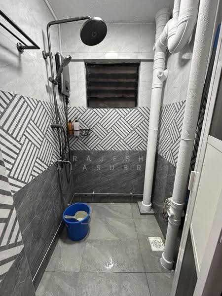 107 Lorong 1 Toa Payoh, 107 Lorong 1 Toa Payoh, Balestier / Toa Payoh, 1 Bedroom, 500 sqft, HDB Flat For Rent, by Rajesh Balasubramanian, 500267362 - Bathroom - PropertyGuru.com.sg