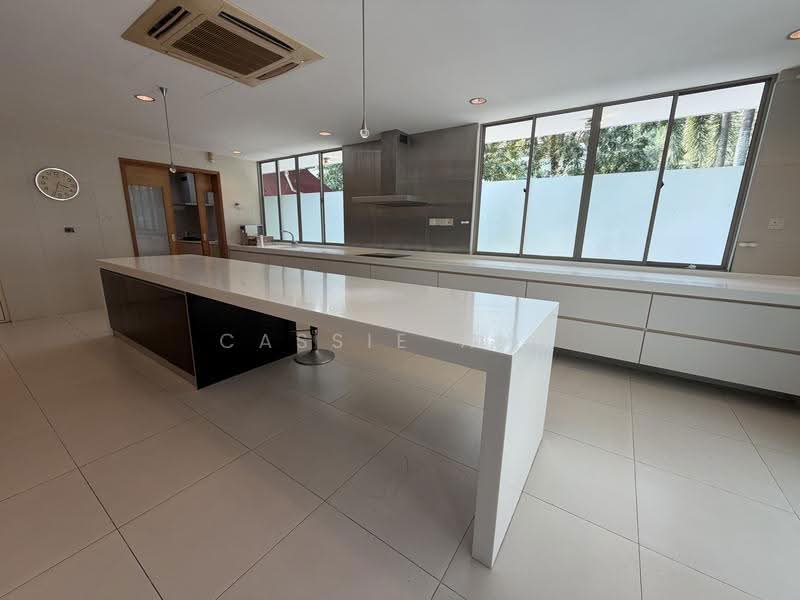 Bishopgate, Chatsworth Road, Jervois Road, Jervois Hill, Mount Echo Park,Ridley Park, Rochalie Drive, Bishopgate, Chatsworth Road, Jervois Road, Jervois Hill, Mount Echo Park,Ridley Park, Rochalie Drive, Tanglin / Holland / Bukit Timah, 6 Bedrooms, 7,500 sqft, Good Class Bungalow For Sale, by Cassie Ang, 500267363 - Hugh Kitchen with Storage - PropertyGuru.com.sg