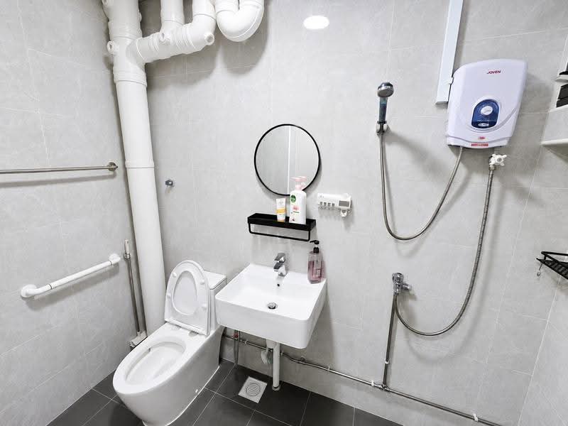 281 Choa Chu Kang Avenue 3, 281 Choa Chu Kang Avenue 3, Dairy Farm / Bukit Panjang / Choa Chu Kang, 3 Bedrooms, 1,141 sqft, HDB Flat For Sale, by Reene Tok, 500267364 - Bathroom - PropertyGuru.com.sg