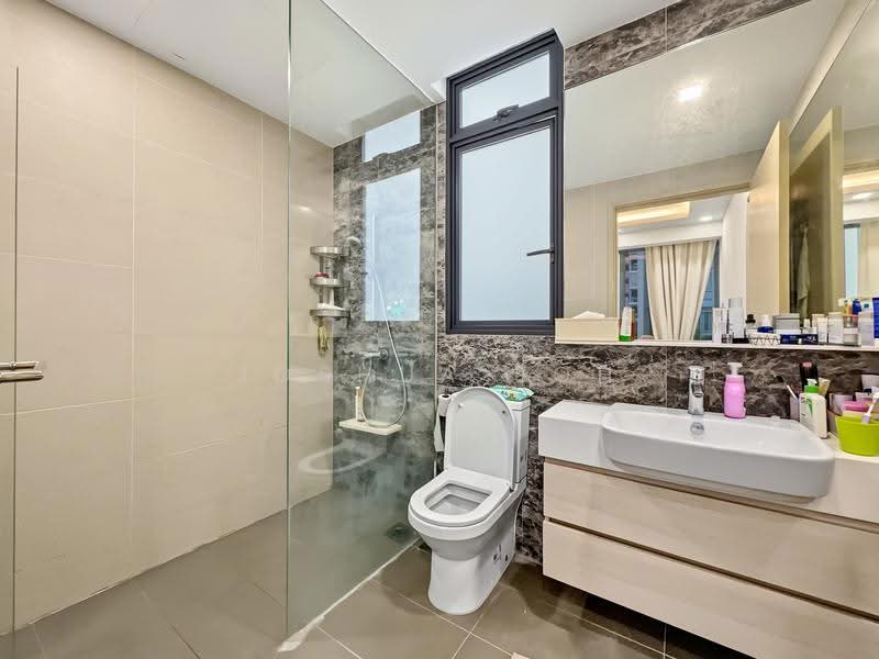 The Luxurie, 19 Compassvale Road, Hougang / Punggol / Sengkang, 3 Bedrooms, 1,001 sqft, Condominium For Sale, by Joshua Soh, 500267368 - Bathroom - PropertyGuru.com.sg