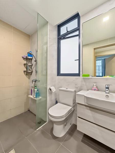 The Luxurie, 19 Compassvale Road, Hougang / Punggol / Sengkang, 3 Bedrooms, 1,001 sqft, Condominium For Sale, by Joshua Soh, 500267368 - Bathroom - PropertyGuru.com.sg
