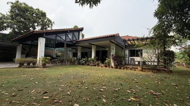 CHESTNUT DRIVE CHESTNUT CRES CHESTNUT CLOSE, Dairy Farm / Bukit Panjang / Choa Chu Kang, 4 Bedrooms, 2,000 sqft, Bungalow House For Sale, by Michelle Seah, 500267373 - Exterior - PropertyGuru.com.sg