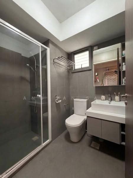 748A Bedok Reservoir Crescent, 748A Bedok Reservoir Crescent, Bedok / Upper East Coast, 3 Bedrooms, 936 sqft, HDB Flat For Sale, by Ang San San, 500267377 - Master Bathroom - PropertyGuru.com.sg