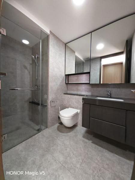 Avenue South Residence, 11 Silat Avenue, Alexandra / Commonwealth, 2 Bedrooms, 721 sqft, Condominium For Sale, by Regina Young, 500267379 - Common toilet - PropertyGuru.com.sg