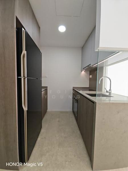 Avenue South Residence, 11 Silat Avenue, Alexandra / Commonwealth, 2 Bedrooms, 721 sqft, Condominium For Sale, by Regina Young, 500267379 - Kitchen - PropertyGuru.com.sg