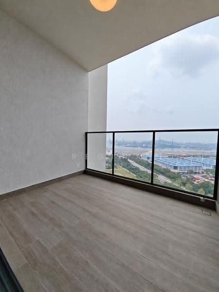 Avenue South Residence, 11 Silat Avenue, Alexandra / Commonwealth, 2 Bedrooms, 721 sqft, Condominium For Sale, by Regina Young, 500267379 - Balcony - PropertyGuru.com.sg