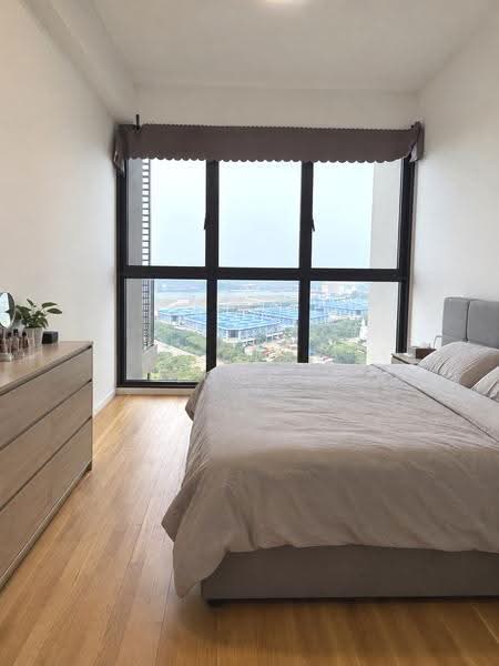 Avenue South Residence, 11 Silat Avenue, Alexandra / Commonwealth, 2 Bedrooms, 721 sqft, Condominium For Sale, by Regina Young, 500267379 - Master Bedroom - PropertyGuru.com.sg