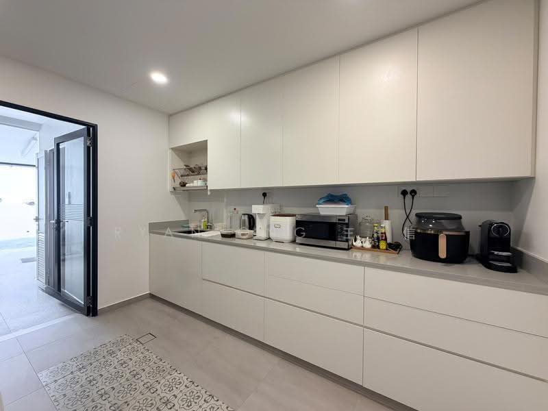 South Buona Vista Road Semi Detached, South Buona Vista Road, Buona Vista / West Coast / Clementi New Town, 4 Bedrooms, 2,300 sqft, Semi-Detached House For Sale, by Ryan Ong 王伟信, 500267384 - Kitchen - PropertyGuru.com.sg